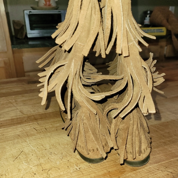 Minnetonka  Suede Fringe boots - Picture 5 of 7